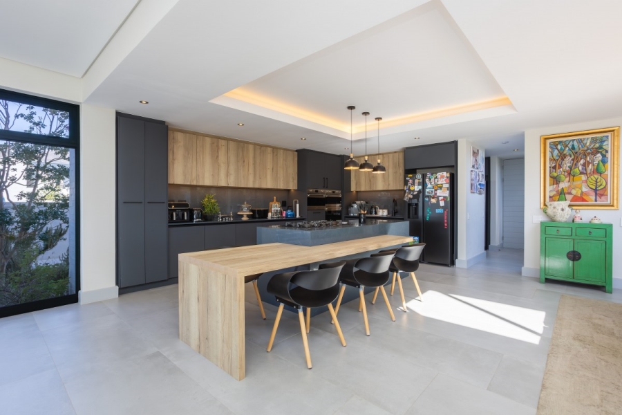 5 Bedroom Property for Sale in Val De Vie Estate Western Cape